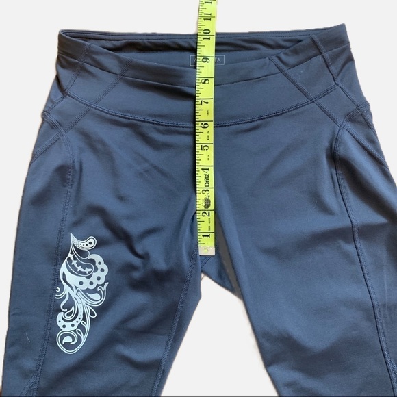 Athleta Yoga Bike Short Leggings Grey Size SP - Picture 12 of 12